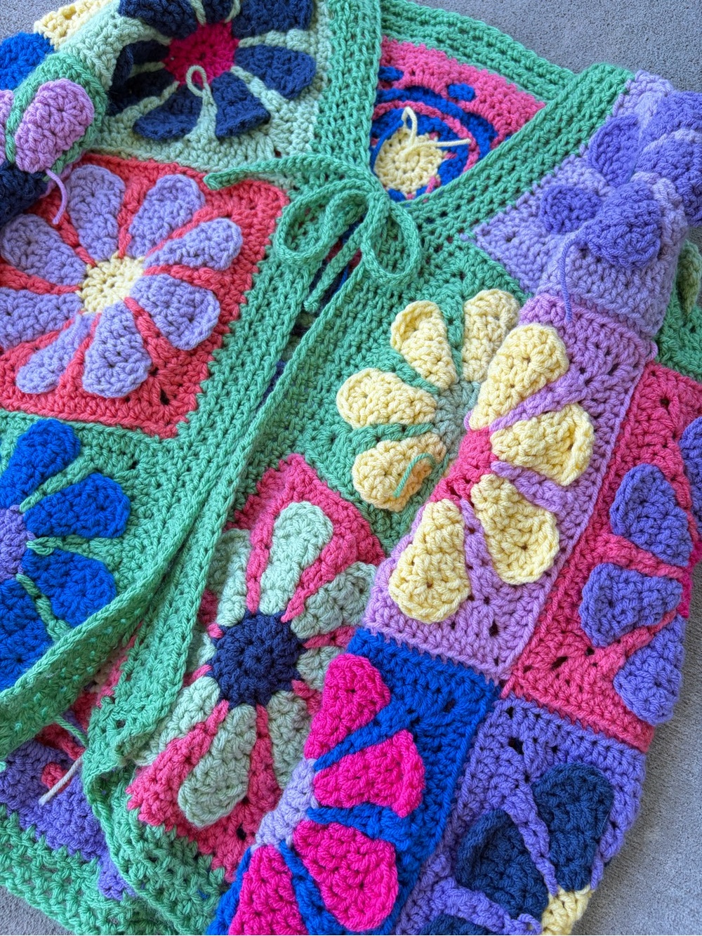 Vintage 90s granny square crochet cardigan retro daisy flower patchwork sweater - Picture 4 of 7
